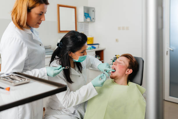 Best Cracked Tooth Emergency Dentist  in North Barrington, IL